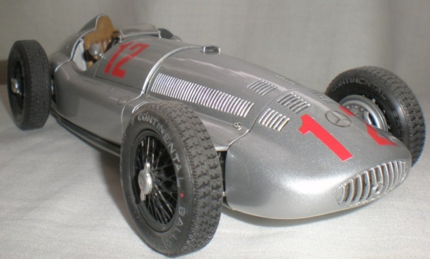 リバイバル製 メタルキットMercedes-Benz W154-M163 Lot - 1939 Mercedes Benz W154-M163 Revival 1:20 Model Kit